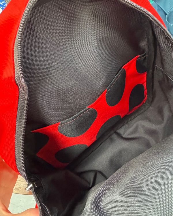 Mochila escolar personalizable bolsillo interno