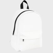 Mochila personalizable multiusos en color blanco con bolsillo frontal y asas negras, lista para personalizar con diseño propio o estampados Muy Chulis
