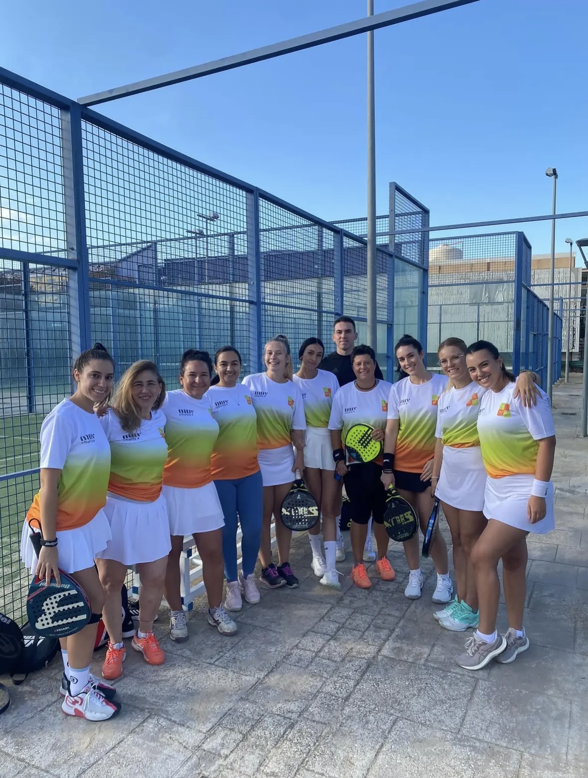 Equipo femenino padel camisetas personalizadas MuyChulis