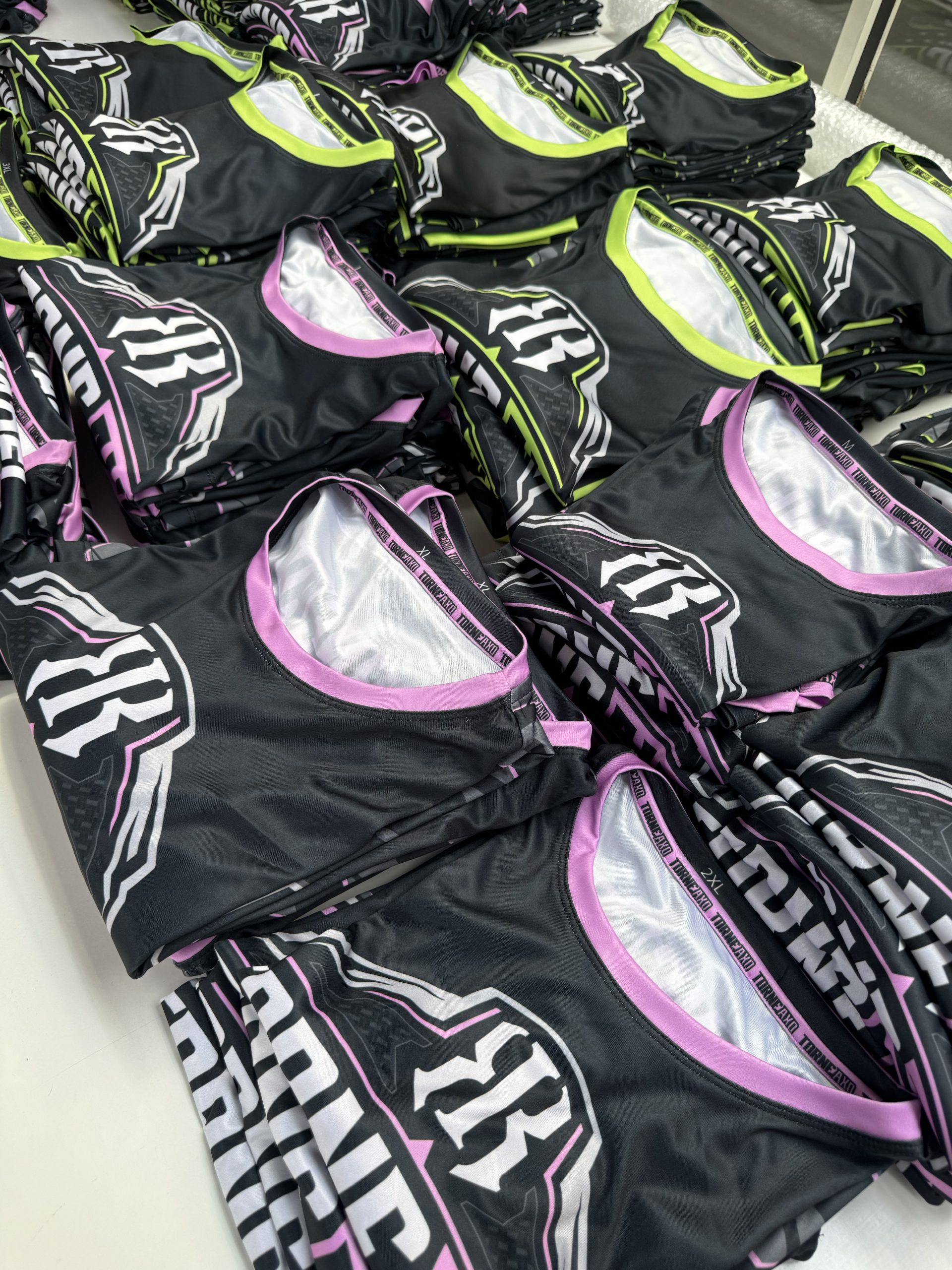 Produccion camisetas padel personalizadas taller MuyChulis